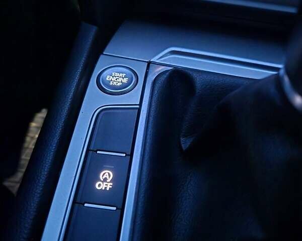 Серый Фольксваген Пассат, объемом двигателя 1.6 л и пробегом 249 тыс. км за 13499 $, фото 41 на Automoto.ua