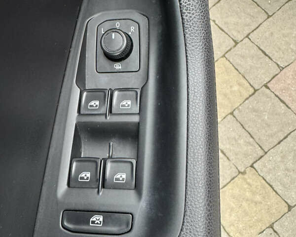 Сірий Фольксваген Пассат, об'ємом двигуна 2 л та пробігом 189 тис. км за 17300 $, фото 28 на Automoto.ua