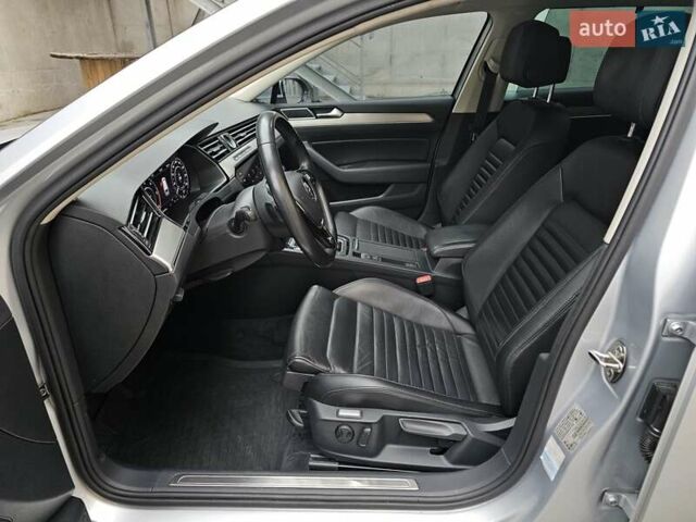 Серый Фольксваген Пассат, объемом двигателя 2 л и пробегом 270 тыс. км за 17999 $, фото 19 на Automoto.ua