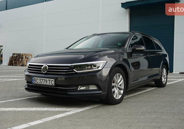 Серый Фольксваген Пассат, объемом двигателя 1.6 л и пробегом 270 тыс. км за 15300 $, фото 2 на Automoto.ua