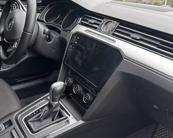 Сірий Фольксваген Пассат, об'ємом двигуна 1.97 л та пробігом 240 тис. км за 18400 $, фото 2 на Automoto.ua