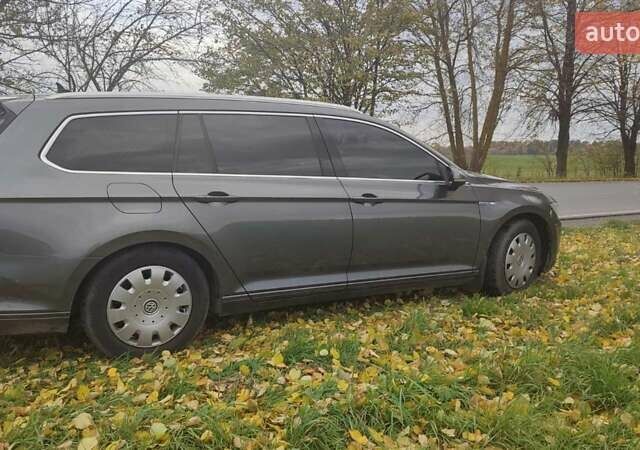 Серый Фольксваген Пассат, объемом двигателя 2 л и пробегом 300 тыс. км за 16600 $, фото 4 на Automoto.ua