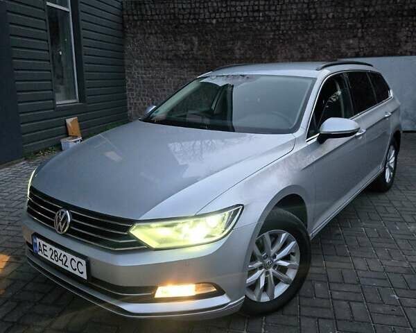 Серый Фольксваген Пассат, объемом двигателя 1.6 л и пробегом 249 тыс. км за 13499 $, фото 3 на Automoto.ua