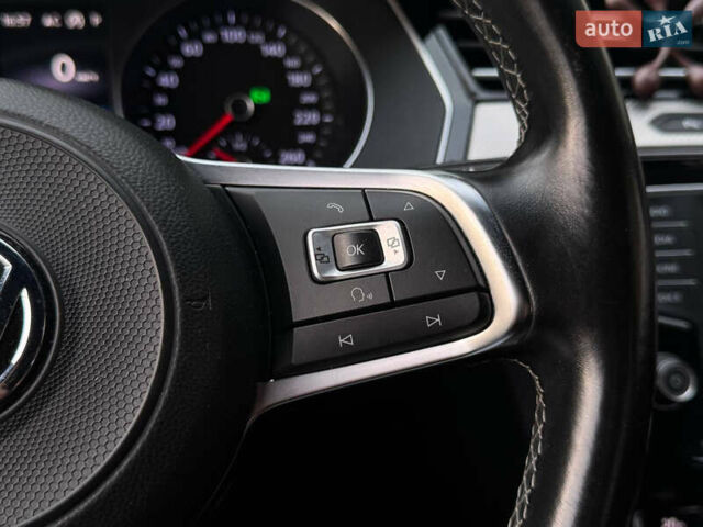 Серый Фольксваген Пассат, объемом двигателя 1.97 л и пробегом 222 тыс. км за 16990 $, фото 20 на Automoto.ua