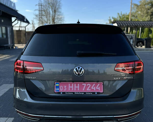 Серый Фольксваген Пассат, объемом двигателя 2 л и пробегом 257 тыс. км за 17999 $, фото 16 на Automoto.ua