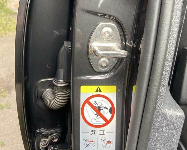 Серый Фольксваген Пассат, объемом двигателя 1.6 л и пробегом 186 тыс. км за 16500 $, фото 30 на Automoto.ua