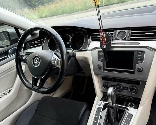 Серый Фольксваген Пассат, объемом двигателя 1.97 л и пробегом 315 тыс. км за 14000 $, фото 9 на Automoto.ua