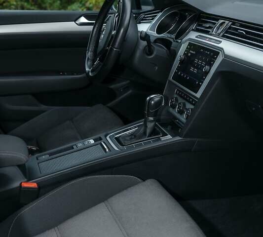 Сірий Фольксваген Пассат, об'ємом двигуна 1.97 л та пробігом 242 тис. км за 17500 $, фото 15 на Automoto.ua