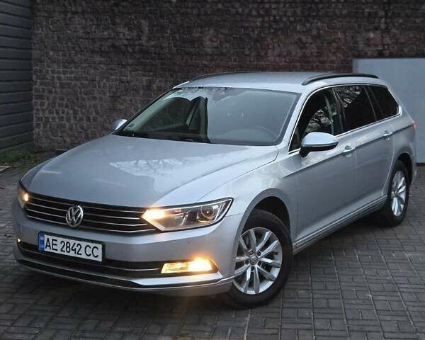 Серый Фольксваген Пассат, объемом двигателя 1.6 л и пробегом 249 тыс. км за 13499 $, фото 1 на Automoto.ua