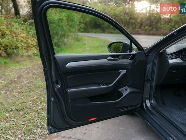 Сірий Фольксваген Пассат, об'ємом двигуна 1.97 л та пробігом 242 тис. км за 17500 $, фото 22 на Automoto.ua