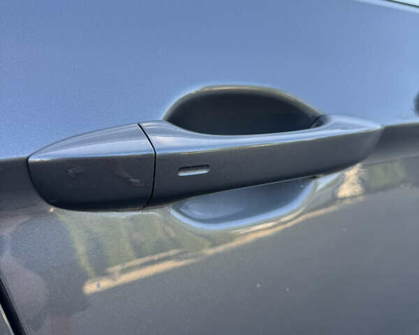 Серый Фольксваген Пассат, объемом двигателя 2 л и пробегом 257 тыс. км за 17999 $, фото 48 на Automoto.ua