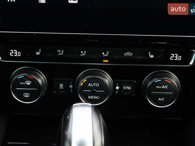 Серый Фольксваген Пассат, объемом двигателя 1.97 л и пробегом 281 тыс. км за 18200 $, фото 25 на Automoto.ua