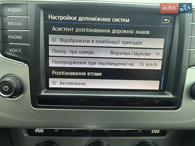 Сірий Фольксваген Пассат, об'ємом двигуна 2 л та пробігом 212 тис. км за 15400 $, фото 28 на Automoto.ua