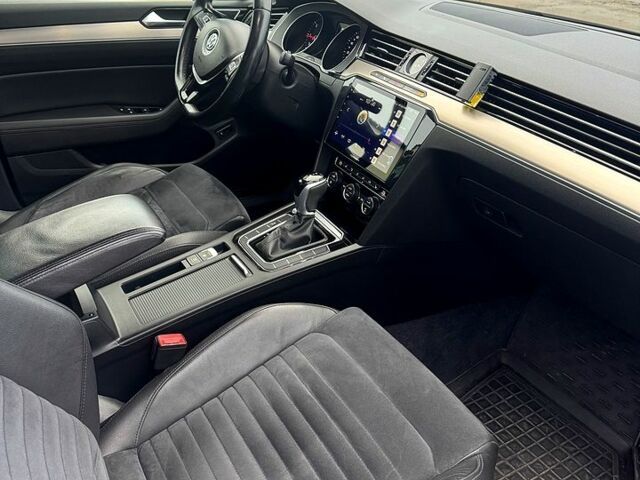 Серый Фольксваген Пассат, объемом двигателя 2 л и пробегом 210 тыс. км за 17200 $, фото 6 на Automoto.ua