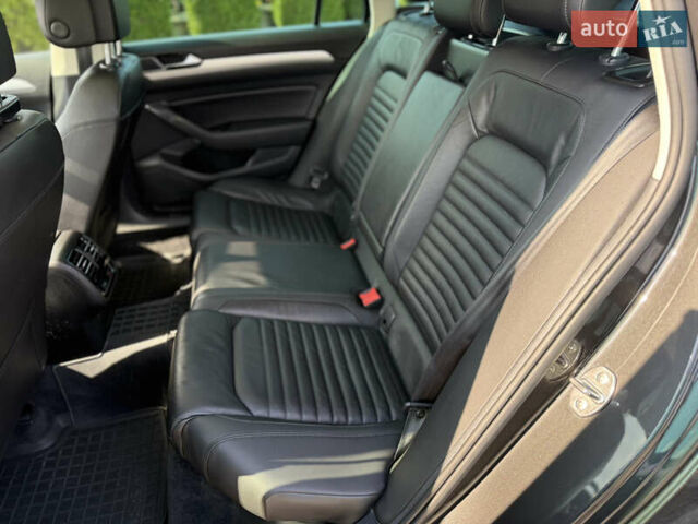 Серый Фольксваген Пассат, объемом двигателя 1.6 л и пробегом 251 тыс. км за 15499 $, фото 32 на Automoto.ua