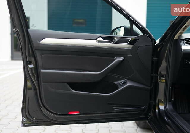 Серый Фольксваген Пассат, объемом двигателя 1.6 л и пробегом 270 тыс. км за 15300 $, фото 18 на Automoto.ua