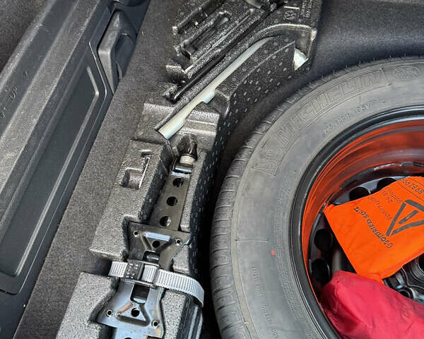 Серый Фольксваген Пассат, объемом двигателя 2 л и пробегом 280 тыс. км за 15999 $, фото 18 на Automoto.ua