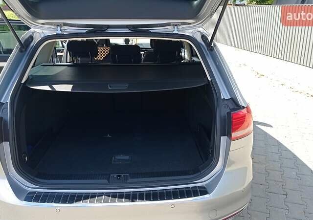 Серый Фольксваген Пассат, объемом двигателя 1.97 л и пробегом 234 тыс. км за 16400 $, фото 32 на Automoto.ua