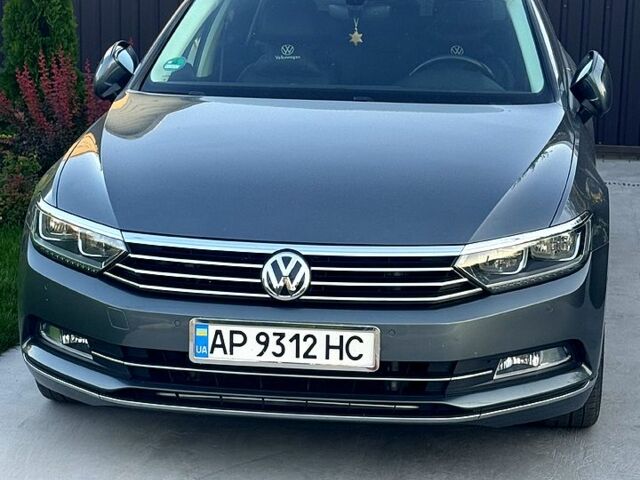 Серый Фольксваген Пассат, объемом двигателя 2 л и пробегом 210 тыс. км за 16000 $, фото 1 на Automoto.ua
