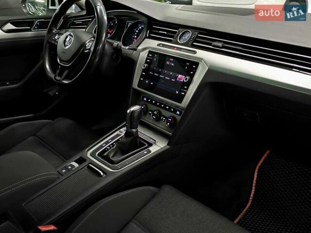 Сірий Фольксваген Пассат, об'ємом двигуна 1.97 л та пробігом 306 тис. км за 16999 $, фото 22 на Automoto.ua