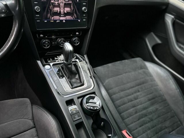 Серый Фольксваген Пассат, объемом двигателя 2 л и пробегом 288 тыс. км за 18700 $, фото 5 на Automoto.ua