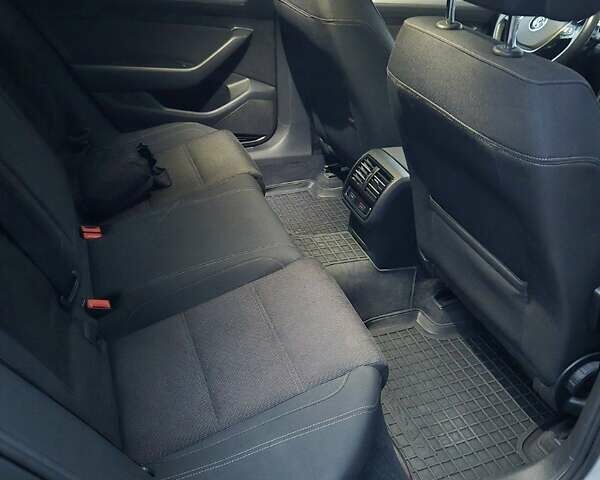 Серый Фольксваген Пассат, объемом двигателя 1.6 л и пробегом 249 тыс. км за 13499 $, фото 28 на Automoto.ua