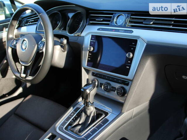 Серый Фольксваген Пассат, объемом двигателя 1.97 л и пробегом 276 тыс. км за 16000 $, фото 23 на Automoto.ua