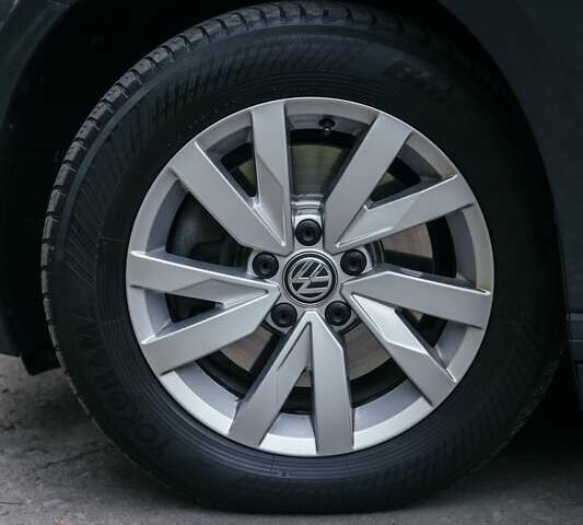 Сірий Фольксваген Пассат, об'ємом двигуна 1.97 л та пробігом 242 тис. км за 17500 $, фото 21 на Automoto.ua