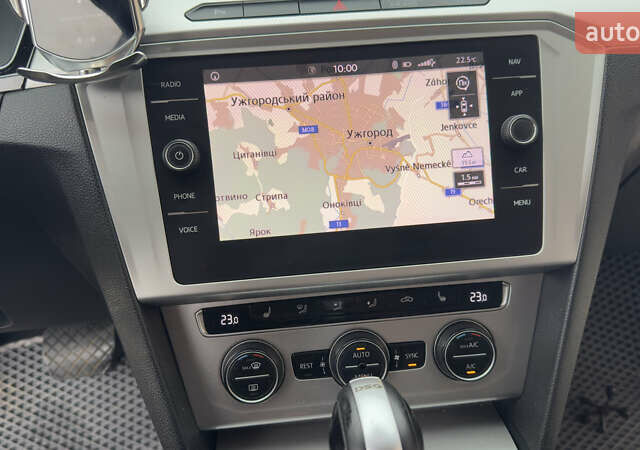 Серый Фольксваген Пассат, объемом двигателя 1.97 л и пробегом 299 тыс. км за 16750 $, фото 1 на Automoto.ua