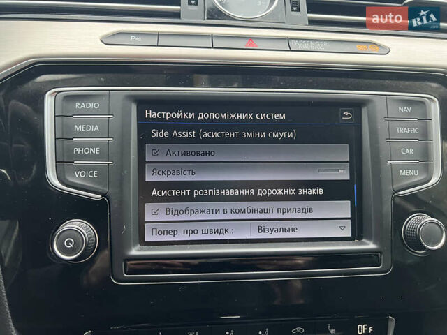 Серый Фольксваген Пассат, объемом двигателя 1.97 л и пробегом 266 тыс. км за 18950 $, фото 37 на Automoto.ua