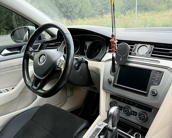 Серый Фольксваген Пассат, объемом двигателя 1.97 л и пробегом 315 тыс. км за 14000 $, фото 10 на Automoto.ua