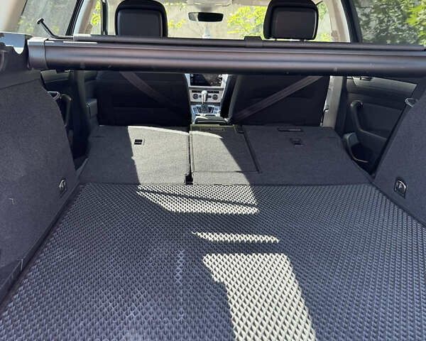 Серый Фольксваген Пассат, объемом двигателя 2 л и пробегом 280 тыс. км за 15999 $, фото 9 на Automoto.ua