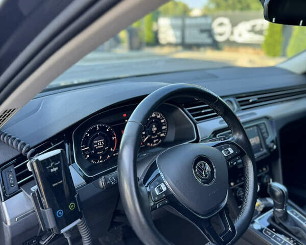 Серый Фольксваген Пассат, объемом двигателя 2 л и пробегом 257 тыс. км за 17999 $, фото 22 на Automoto.ua