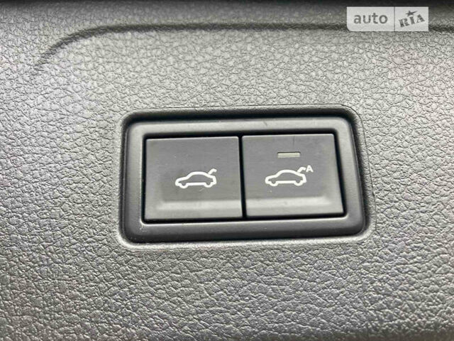 Серый Фольксваген Пассат, объемом двигателя 1.97 л и пробегом 180 тыс. км за 20500 $, фото 24 на Automoto.ua