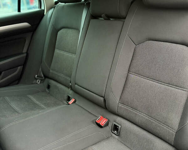 Серый Фольксваген Пассат, объемом двигателя 2 л и пробегом 282 тыс. км за 16500 $, фото 23 на Automoto.ua