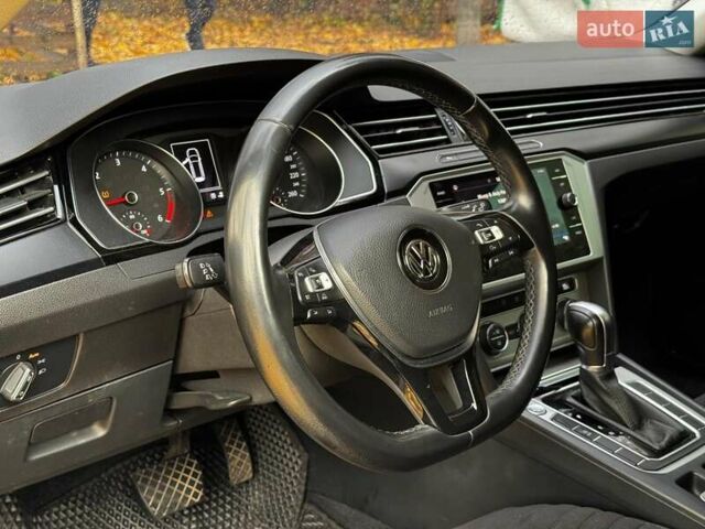 Фольксваген Пассат 2017 в Киеве на Automoto.ua Серый Фольксваген Пассат, объемом двигателя 2 л и пробегом 282 тыс. км за 13790 $, фото 12 на Automoto.ua