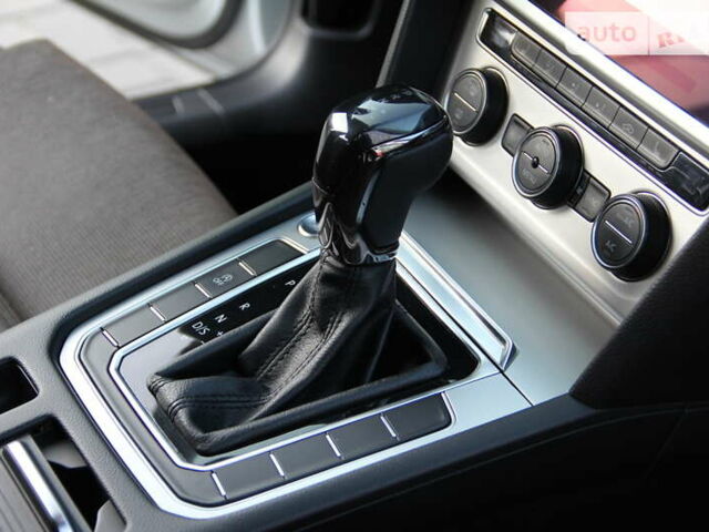 Серый Фольксваген Пассат, объемом двигателя 1.97 л и пробегом 276 тыс. км за 16000 $, фото 35 на Automoto.ua