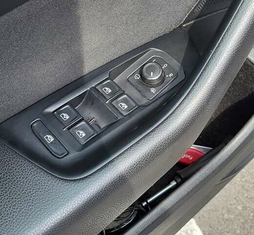 Серый Фольксваген Пассат, объемом двигателя 1.97 л и пробегом 265 тыс. км за 13500 $, фото 16 на Automoto.ua