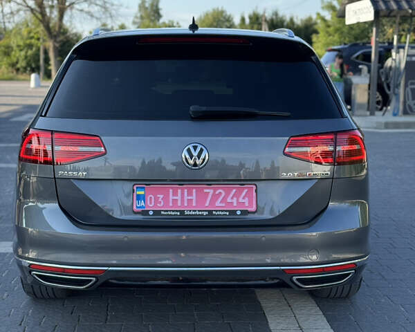 Серый Фольксваген Пассат, объемом двигателя 2 л и пробегом 257 тыс. км за 17999 $, фото 5 на Automoto.ua