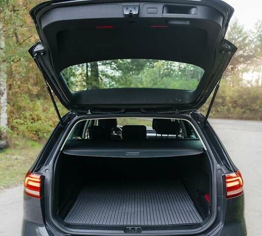 Сірий Фольксваген Пассат, об'ємом двигуна 1.97 л та пробігом 242 тис. км за 17500 $, фото 11 на Automoto.ua