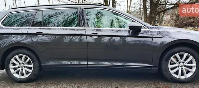 Серый Фольксваген Пассат, объемом двигателя 1.97 л и пробегом 203 тыс. км за 15800 $, фото 3 на Automoto.ua