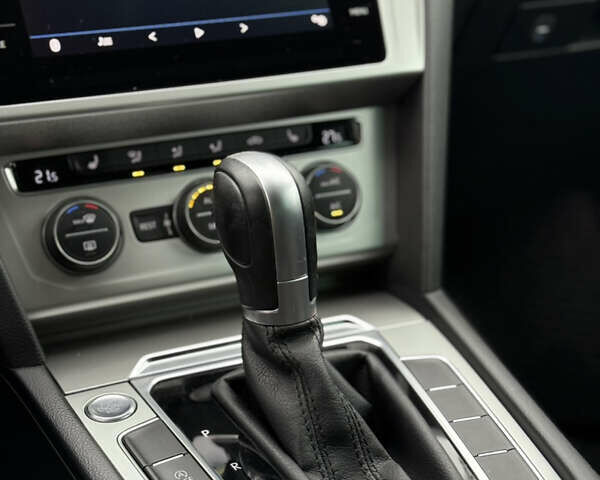 Серый Фольксваген Пассат, объемом двигателя 2 л и пробегом 282 тыс. км за 16500 $, фото 15 на Automoto.ua