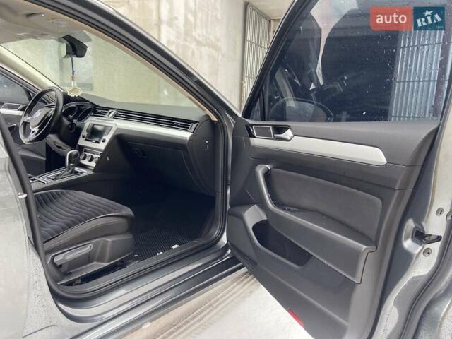 Серый Фольксваген Пассат, объемом двигателя 1.97 л и пробегом 240 тыс. км за 15999 $, фото 12 на Automoto.ua