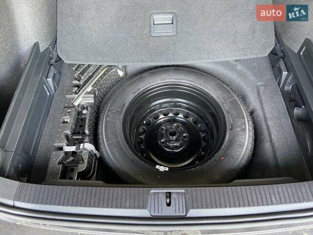 Серый Фольксваген Пассат, объемом двигателя 1.6 л и пробегом 186 тыс. км за 16500 $, фото 12 на Automoto.ua