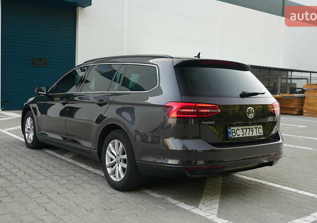 Серый Фольксваген Пассат, объемом двигателя 1.6 л и пробегом 270 тыс. км за 15300 $, фото 10 на Automoto.ua