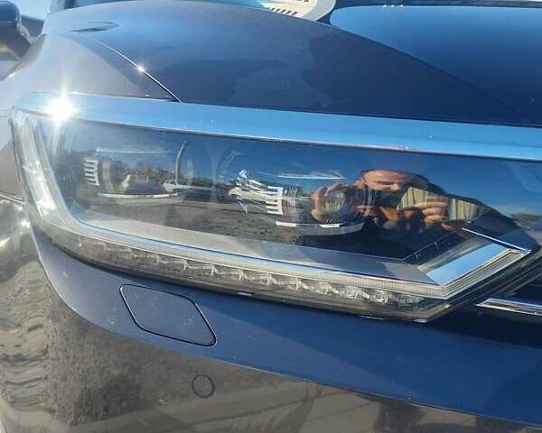 Серый Фольксваген Пассат, объемом двигателя 1.6 л и пробегом 188 тыс. км за 16900 $, фото 1 на Automoto.ua