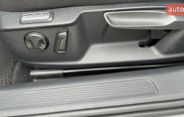 Серый Фольксваген Пассат, объемом двигателя 1.6 л и пробегом 251 тыс. км за 14800 $, фото 36 на Automoto.ua