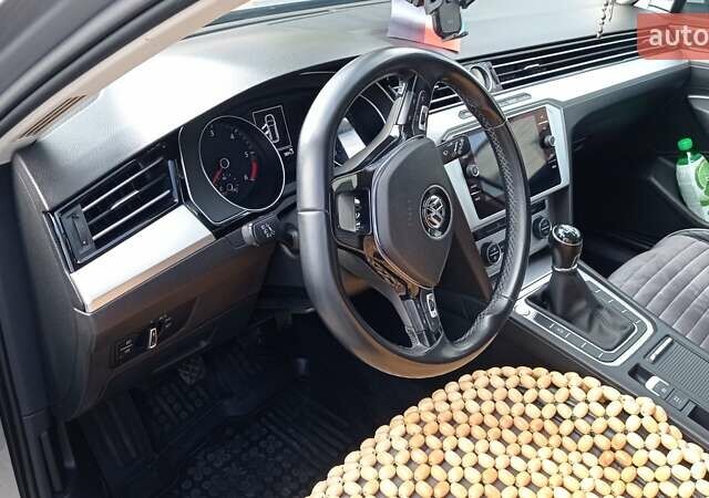 Серый Фольксваген Пассат, объемом двигателя 1.97 л и пробегом 234 тыс. км за 16400 $, фото 14 на Automoto.ua