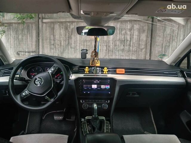 Сірий Фольксваген Пассат, об'ємом двигуна 2 л та пробігом 285 тис. км за 17990 $, фото 16 на Automoto.ua