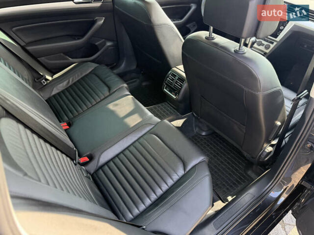 Серый Фольксваген Пассат, объемом двигателя 1.6 л и пробегом 251 тыс. км за 15499 $, фото 28 на Automoto.ua